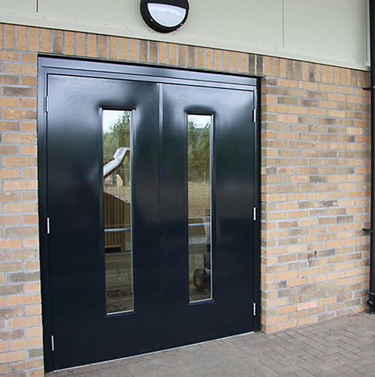 Противопожарная дверь 1-го типа эвакуационная полуторная остекленная — фото 10