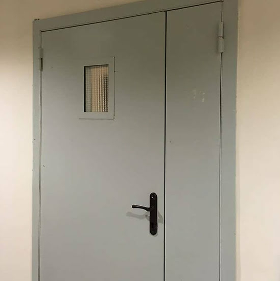 Противопожарная дверь EI-45 эвакуационная двупольная остекленная — фото 10