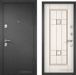 Дверь черная российская в квартиру